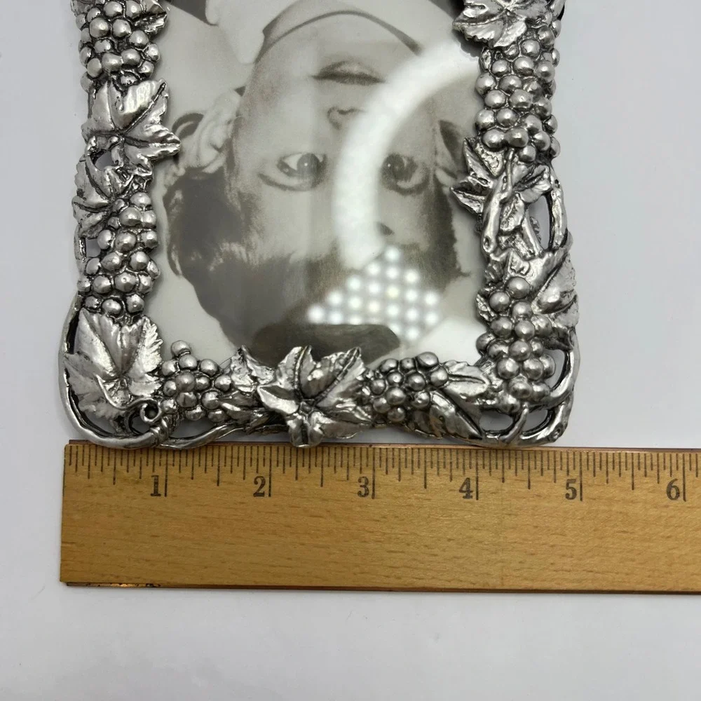 Arthur Court Grapevine Photo Frame 3.5x5 Sand Cast Aluminum Leaves 90s Vintage